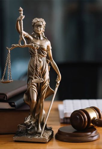 statue-of-lady-justice-on-desk-of-a-judge-or-lawye-SVECXT5-intro-q8okq6eweyhss3nzcdud1js3lazvgqy95ojdbzlowm